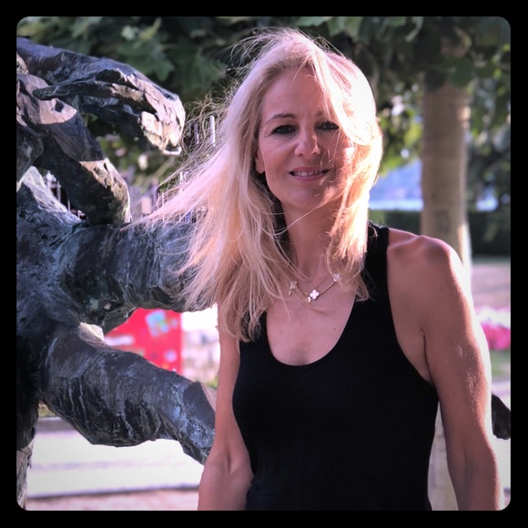 Meet your Posher, Isabelle - Picture 1 of 1